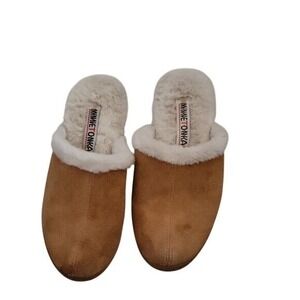 Minnetonka Tan and White Women's Slippers Size 8